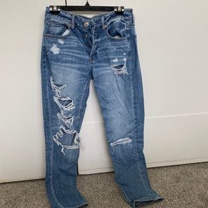 American Eagle tomgirl jeans size 6